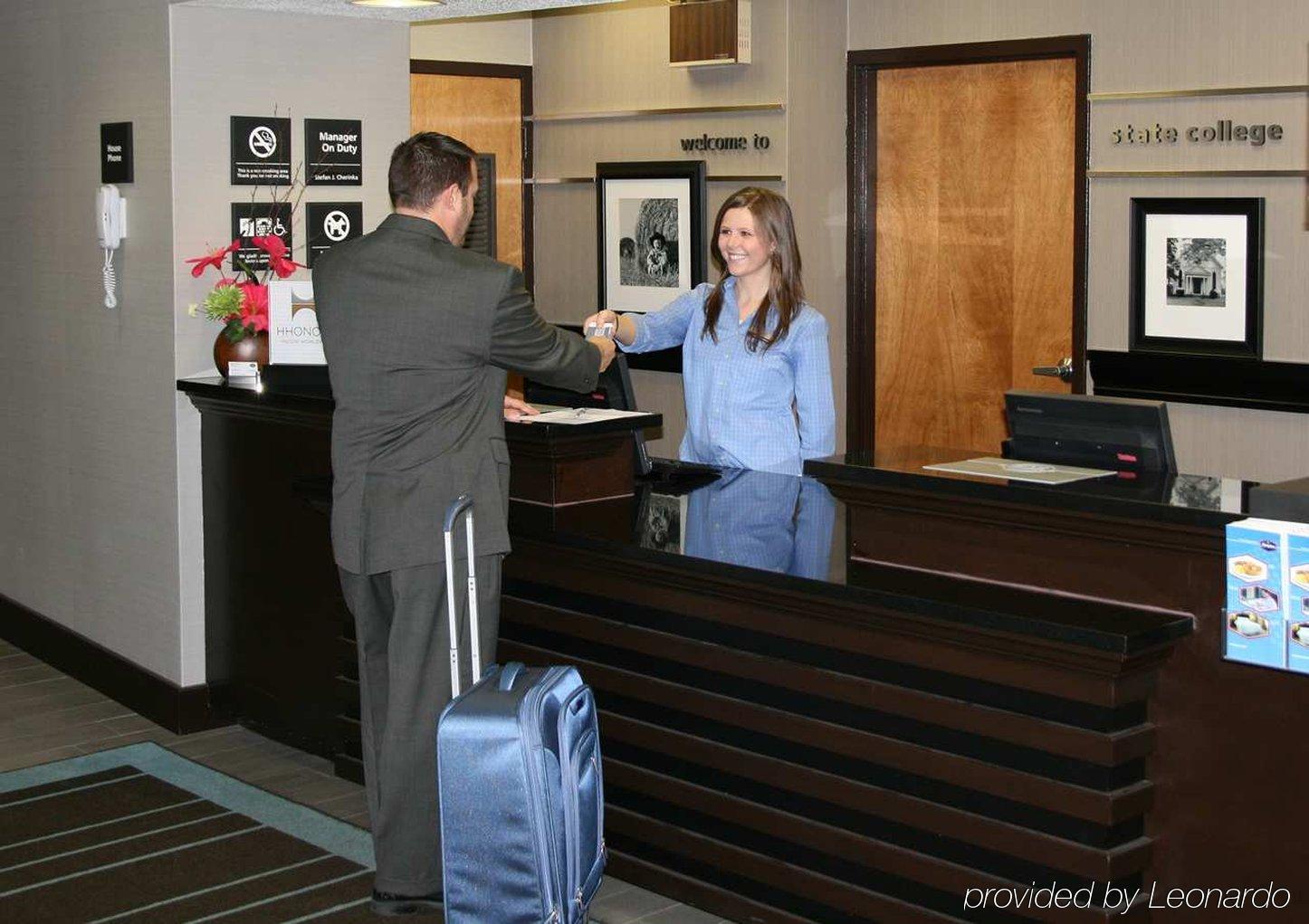 Hampton Inn State College Interior foto