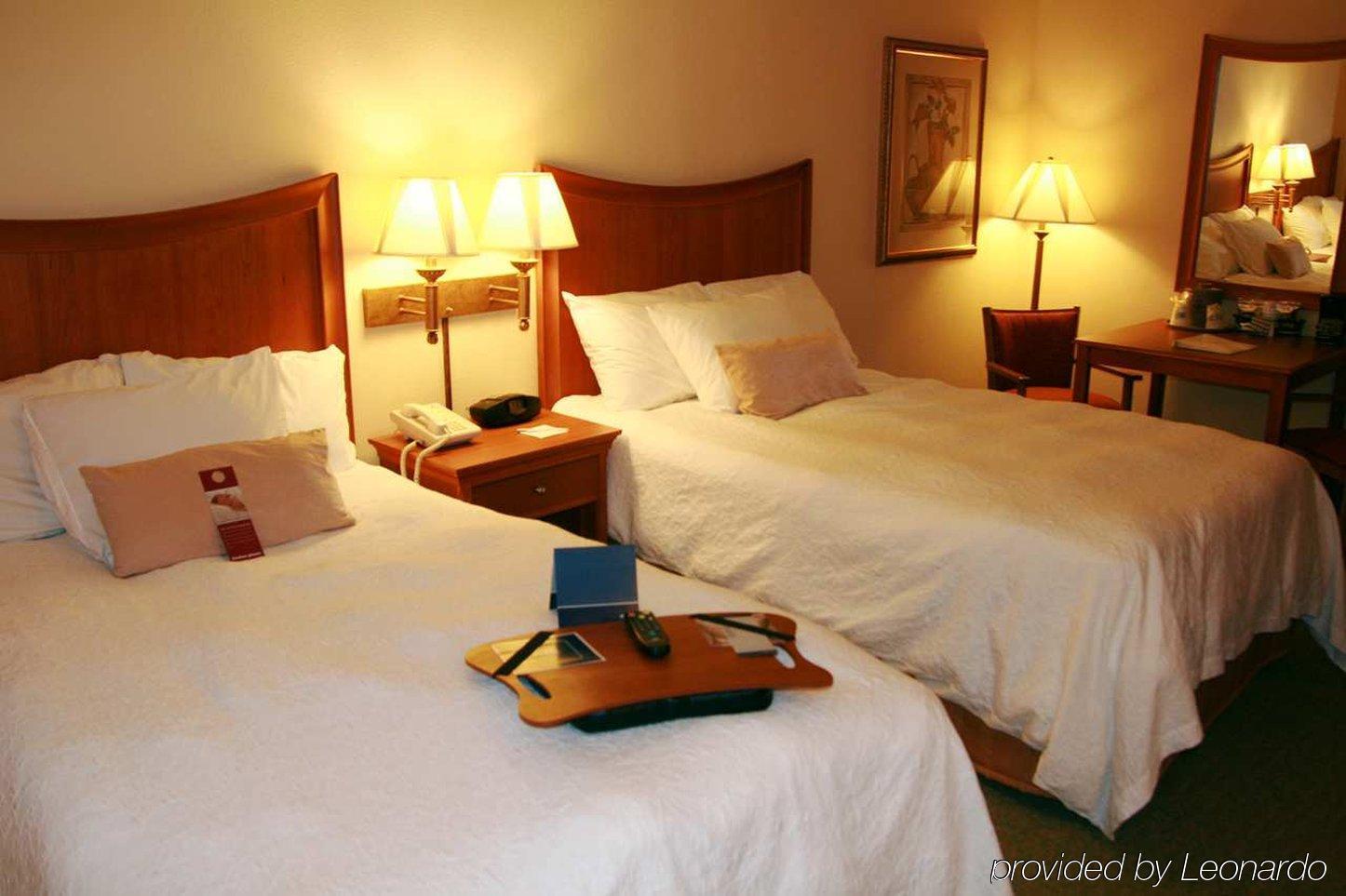 Hampton Inn State College Habitación foto