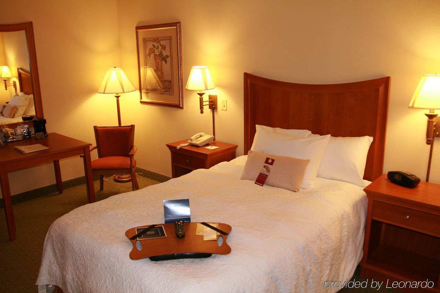 Hampton Inn State College Habitación foto