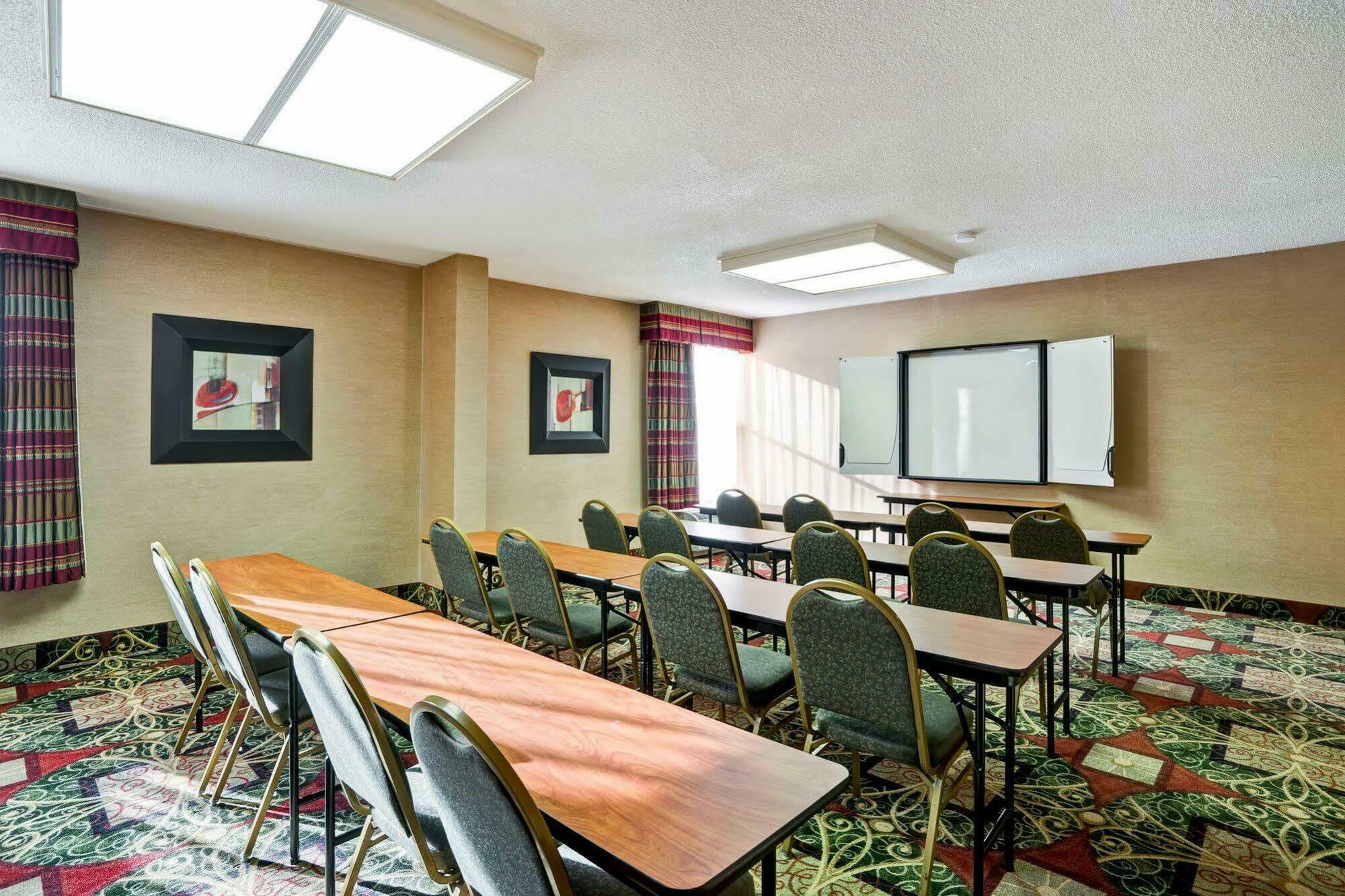 Hampton Inn State College Exterior foto